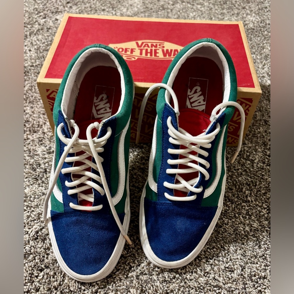 Vans Sneakers - Men’s Size 8.5/Women’s Size 10